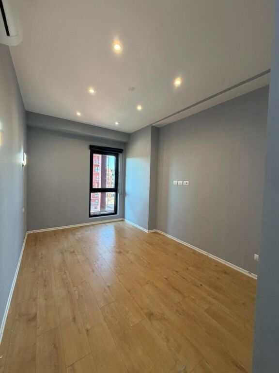 Ambient Biznesi (Zyre) Per Qira Tek Garden Building!!