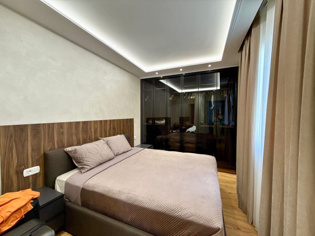 FOR RENT 1+1 APARTMENT, on Kavaja Street, opposite the Mosque