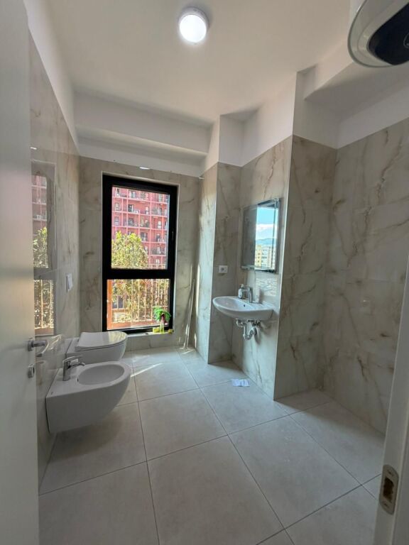 Ambient Biznesi (Zyre) Per Qira Tek Garden Building!!