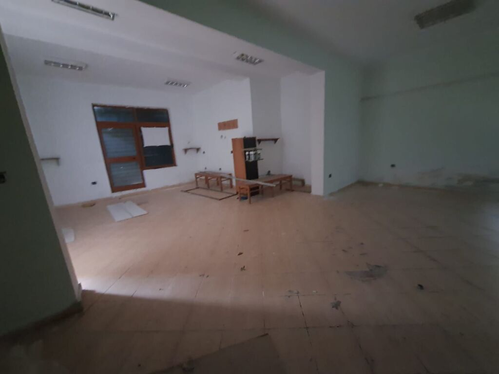 🏢 Magazine me qera pranë Drejtorisë së Policisë, Durrës