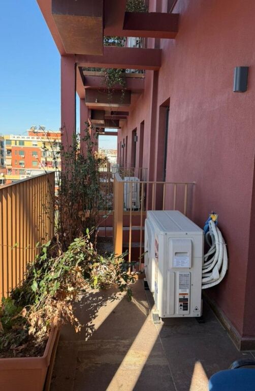 Locale Commerciale (Ufficio) In Affitto Presso Garden Building!!