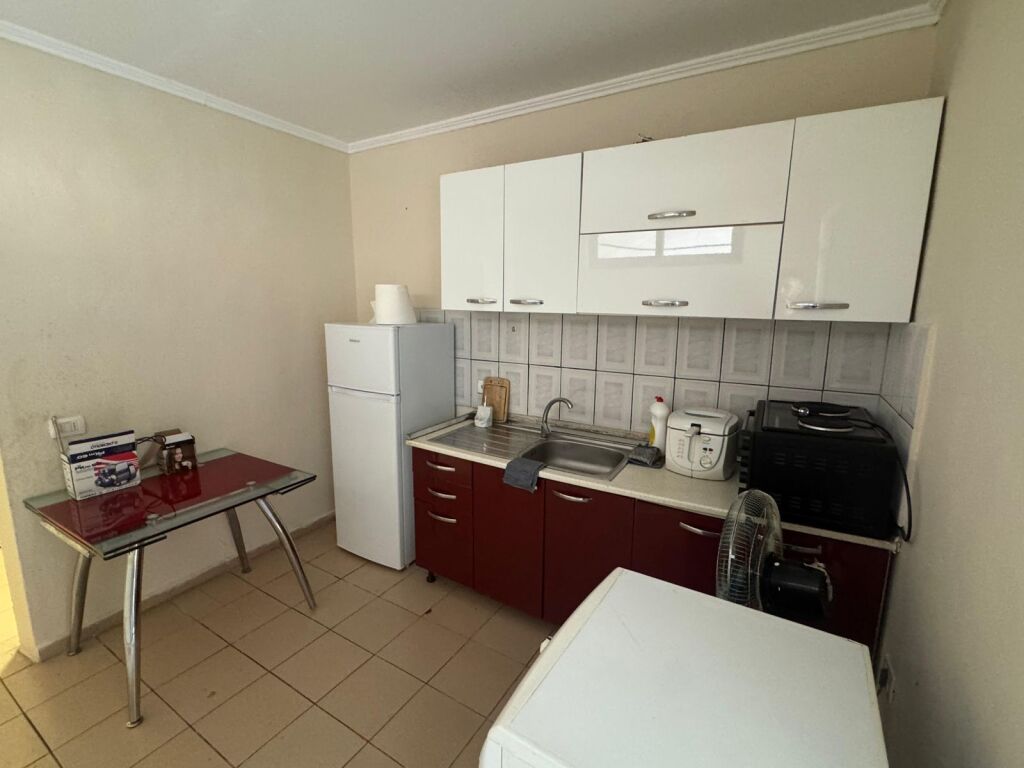 Jepet Me Qera Apartament 2+1+1 Ballkon