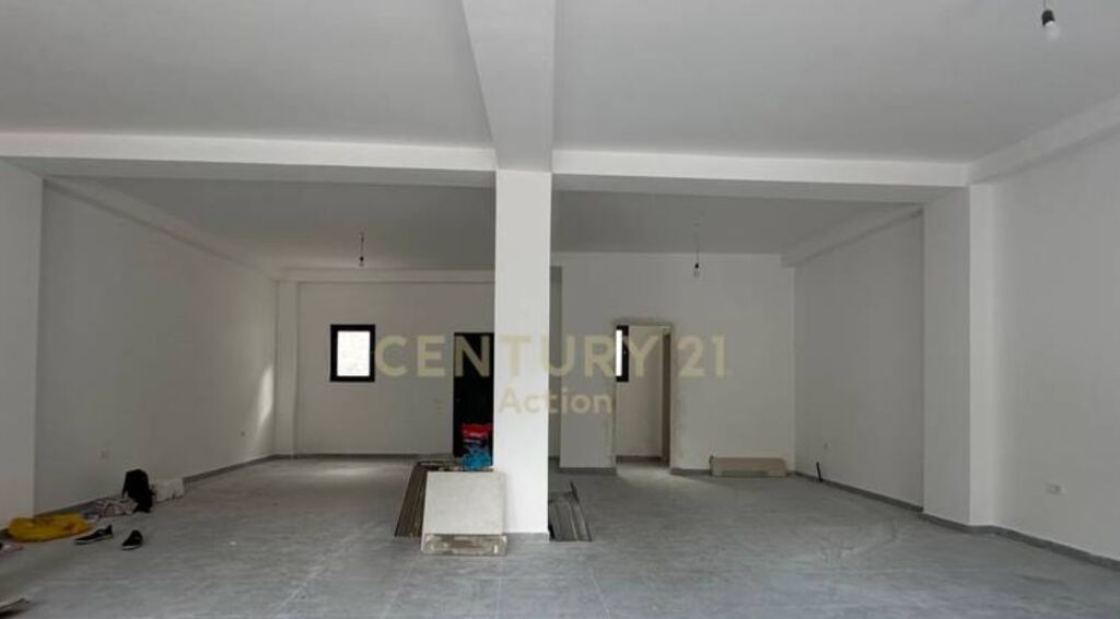 Jepet me qera godinë komerciale