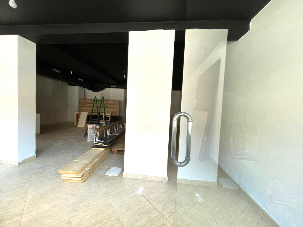 Jepet Dyqan me Qira | I Rinovuar | Pozicion Ideal