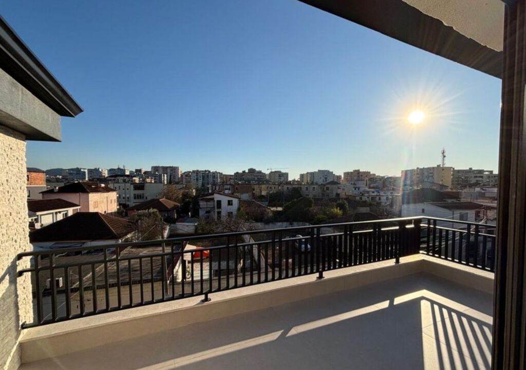 Jepet me qera apartament 2+1+2