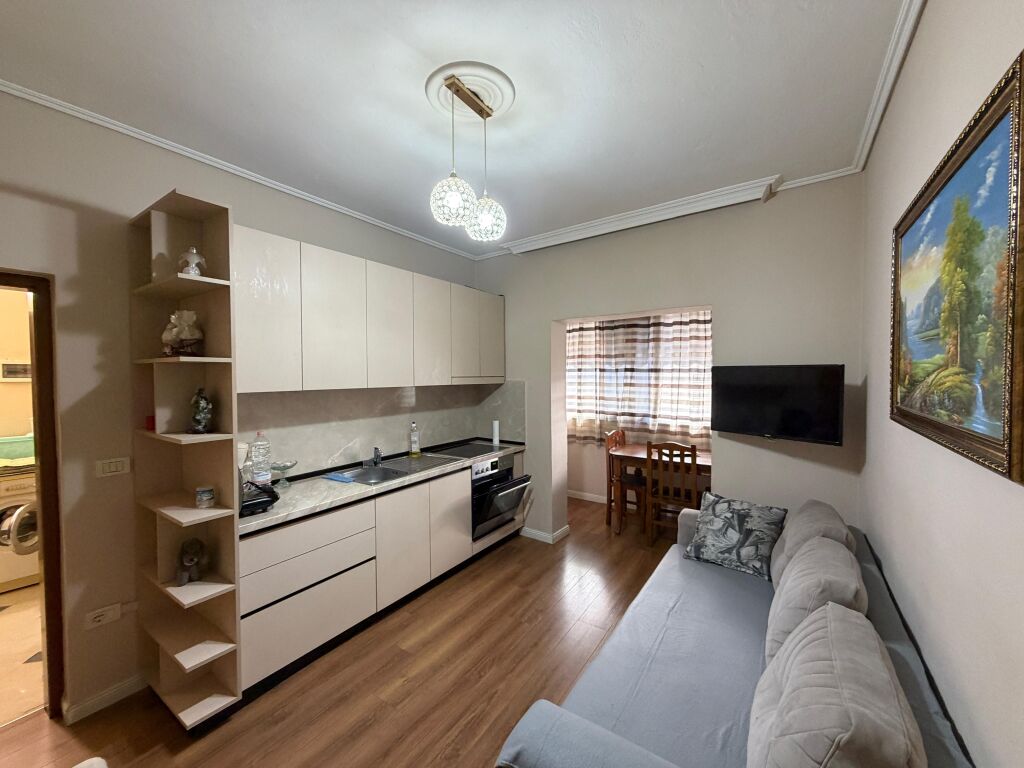 Apartament 1+1 me qera te Komuna e Parisit