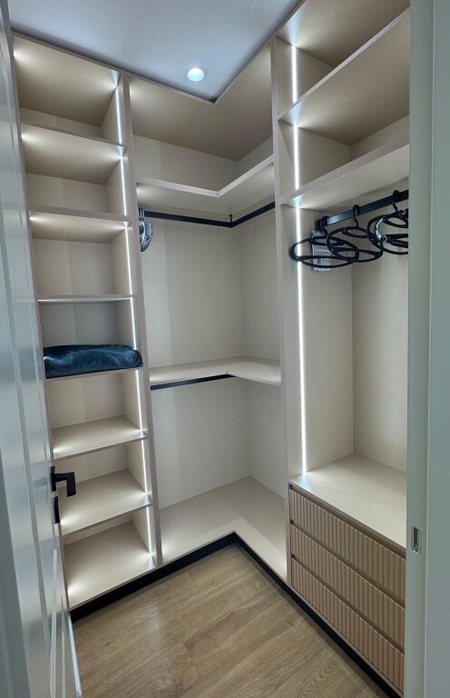 Apartament 2+1+2 ballkone ne shitje ne Skel, Vlore