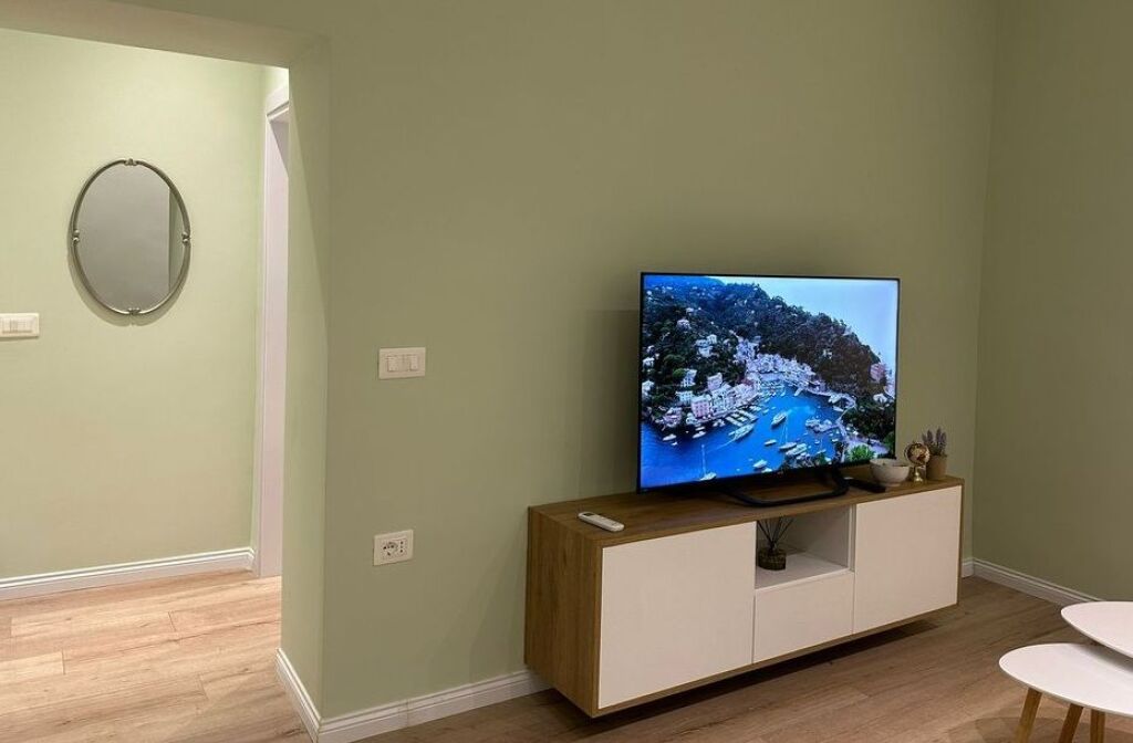 Affittasi 1+1 presso Caffè Roma nel Bllok