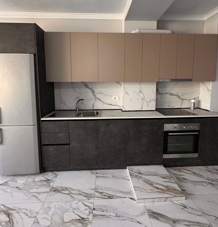 Shitet: Apartament 2+1 Astir, (bar Artisti)