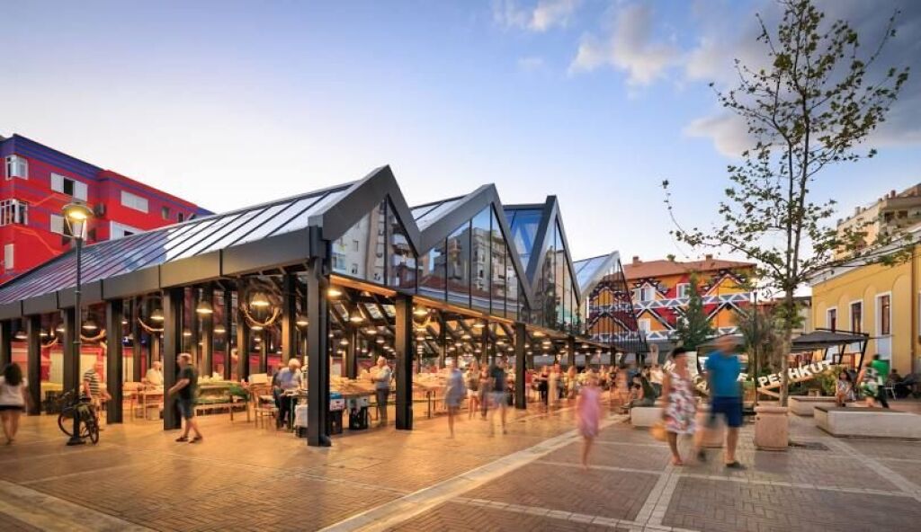 🏢 Jepet me qira zyrë 1+1 – Pazari i Ri