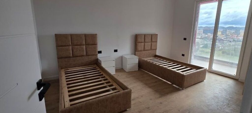 Apartament 2+1+post parkimi me qera ne Paskuqan