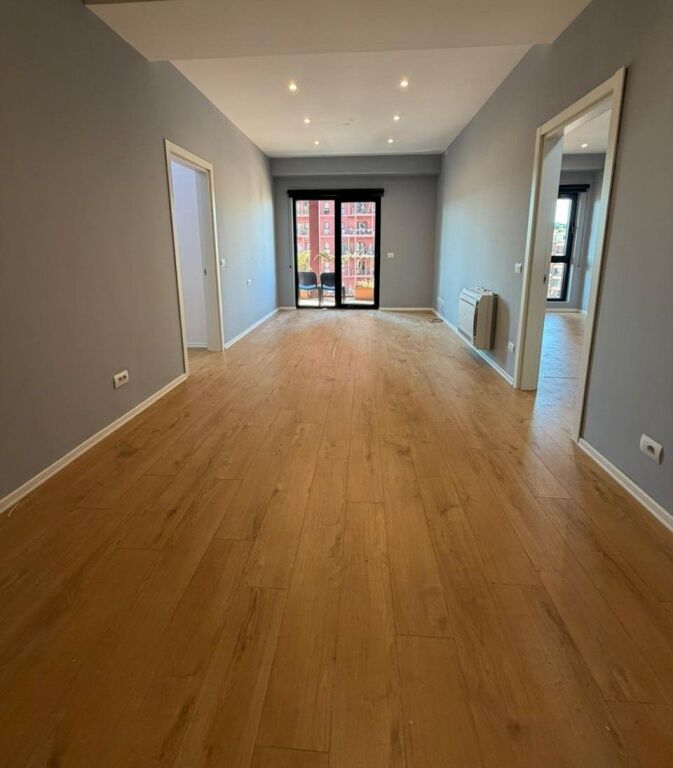 🏢 AMBIENT BIZNESI (ZYRË) ME QIRA – Garden Building