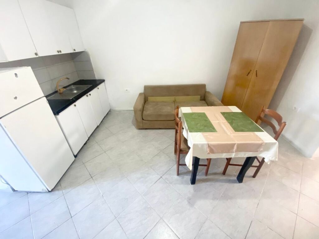 🏡 Jepet me qera Apartament 1+1 te ish Tregu Elektrik, Tiranë