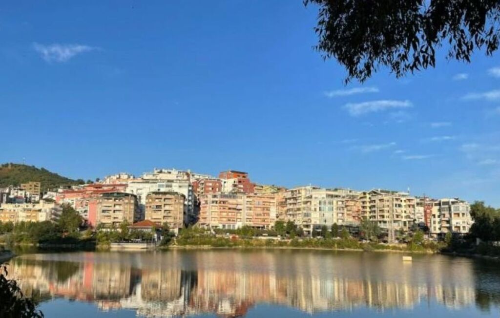 Shitet penthouse i veçantë 3+1+2