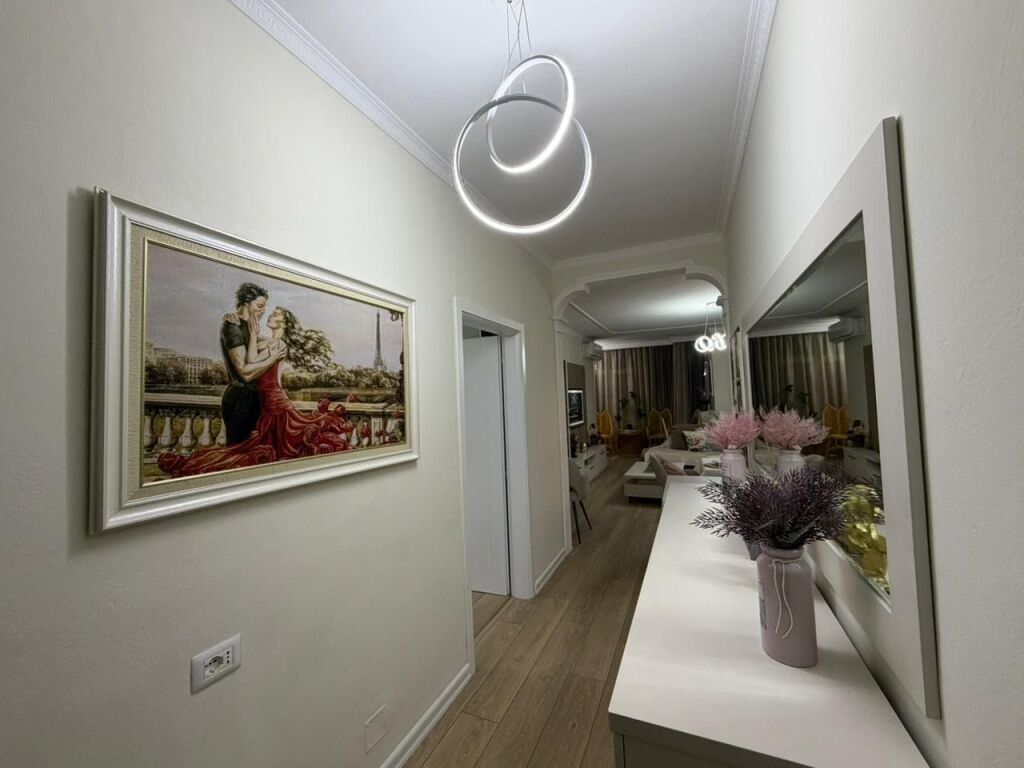 Apartament Me Qera Ish Ekspozita 3+1+2