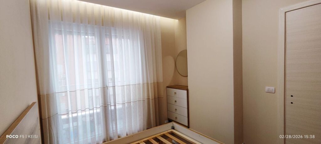 🏡 APARTAMENT 1+1 ME QERA – ISH STACIONI I TRENIT