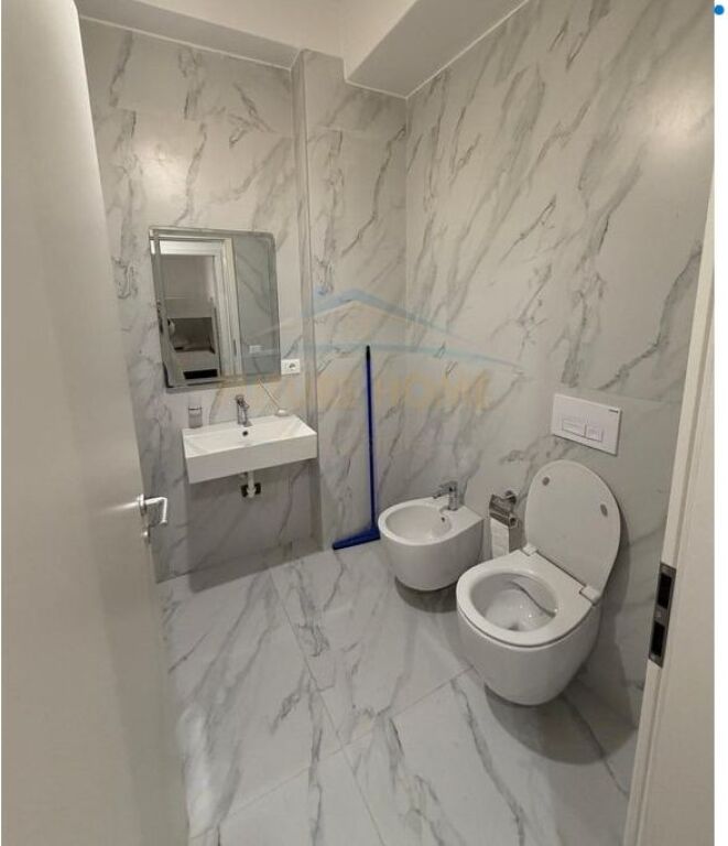 JEPET ME QERA APARTAMENT 2+1+POST , KOMPLEKSI KAIMI, ALI DEM  