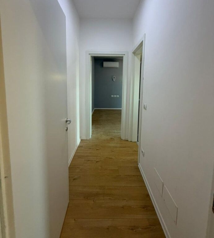 🏢 AMBIENT BIZNESI (ZYRË) ME QIRA – Garden Building