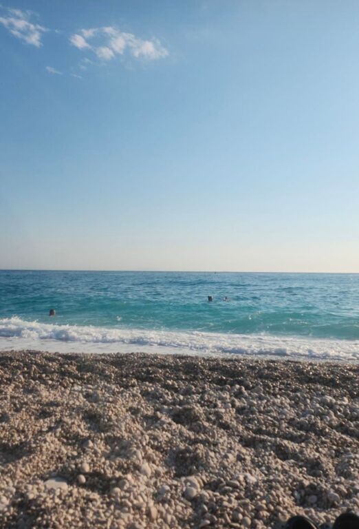 Shitet apartament me oborr 2+1 Palase