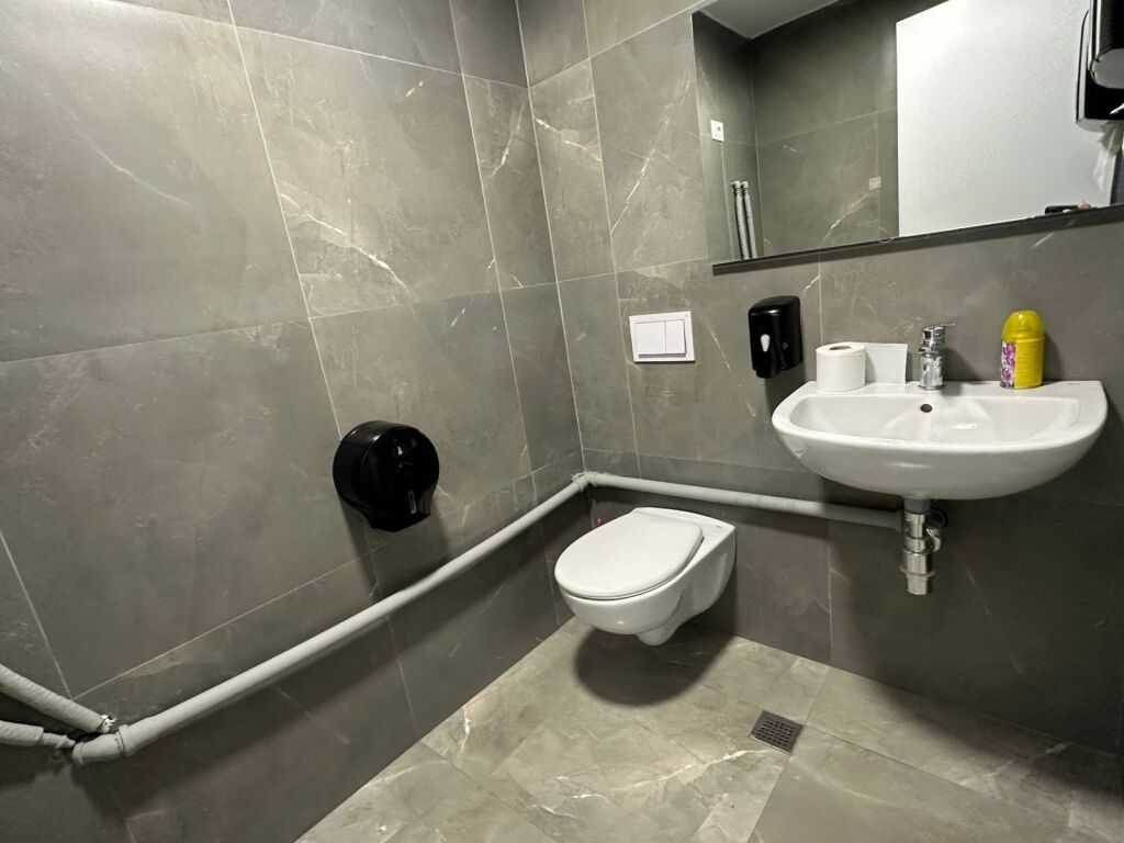 Ambient per qira tek Faramcia 10