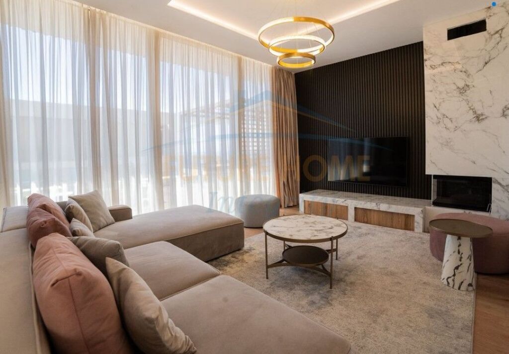 SHITET VILE INDIVIDUALE NE GREEN COAST 1 , PALASE