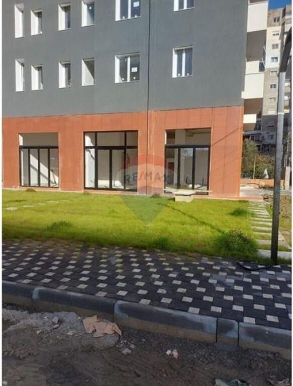 Dyqan - Për Qira - Rruga Dritan Hoxha, Tiranë