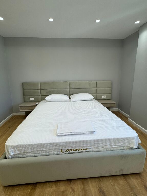 Apartament 2+1+2 ballkone ne shitje ne Skel, Vlore