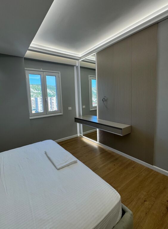 Apartament 2+1+2 ballkone ne shitje ne Skel, Vlore