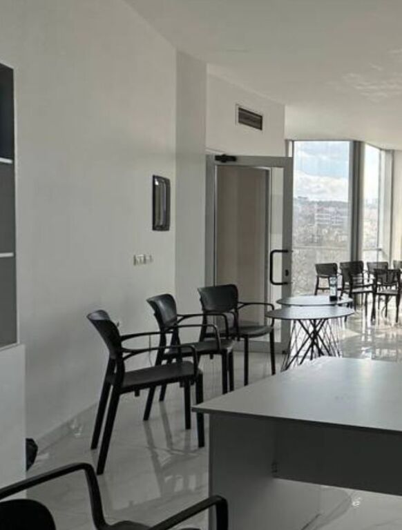 Jepet me qera ambient komercial