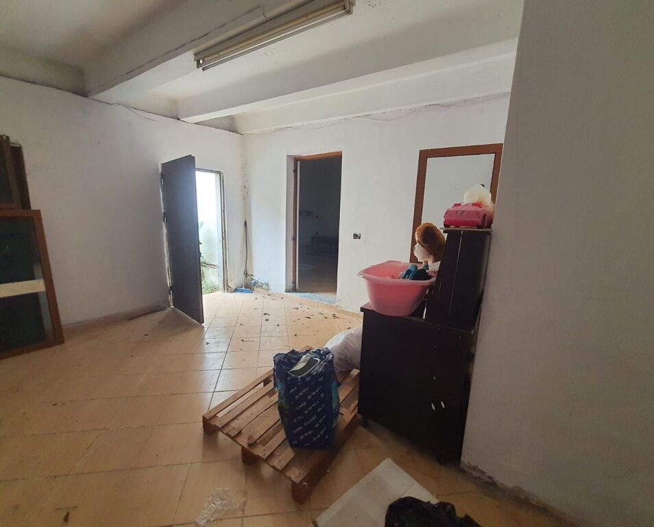 🏢 Magazine me qera pranë Drejtorisë së Policisë, Durrës