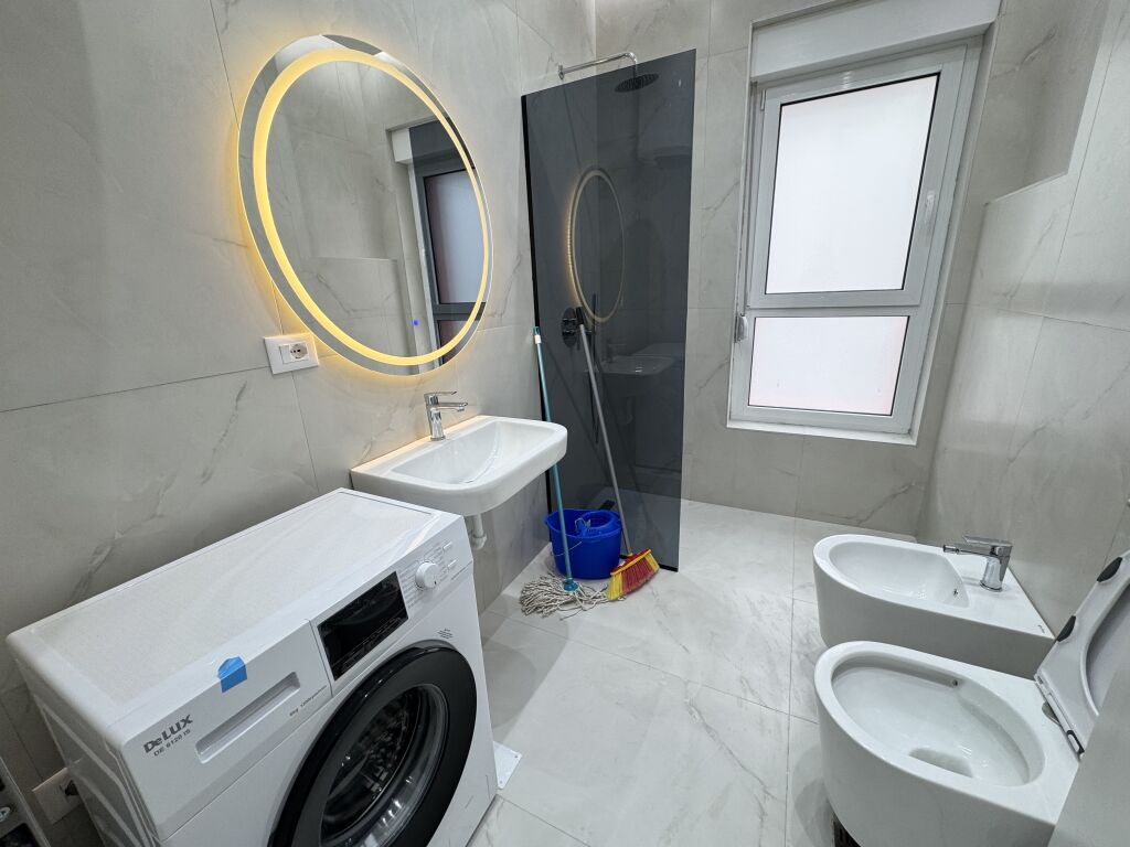 Jepet me qera Aparament 2+1+ Parkim Ali Demi