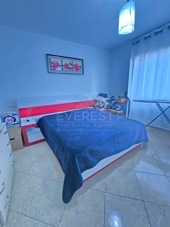 OKAZION! APARTAMENT 1+1 TEK RRUGA E KAVAJES, PRANE GLOBE.