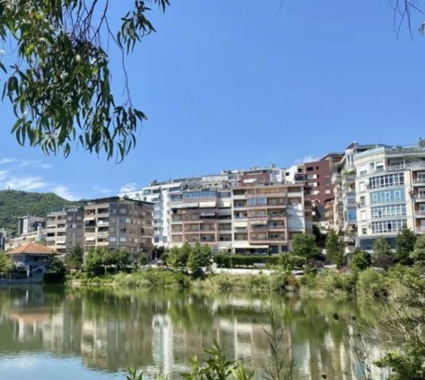 Shitet penthouse i veçantë 3+1+2