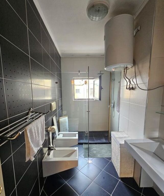 Apartament 2+1+2 me qera prane Liqenit