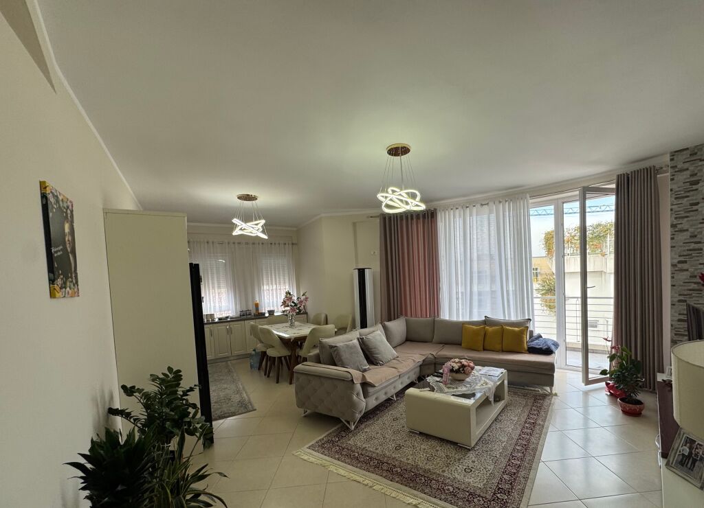 Appartamento 3+1+2 in vendita vicino al lago secco