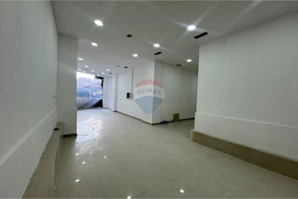 SHOP FOR RENT AT PJETER BUDI STREET