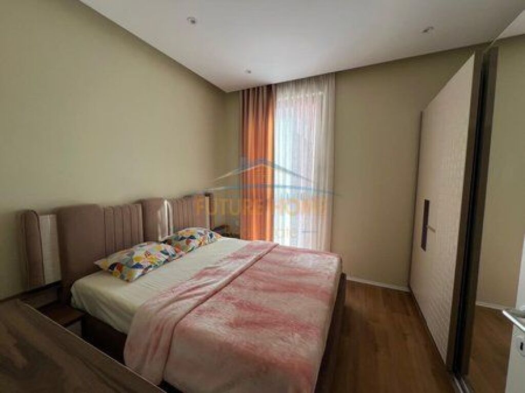 Shitje, Apartament 1+1,Galeria Roma , Rruga e Kavajes, Tirane !