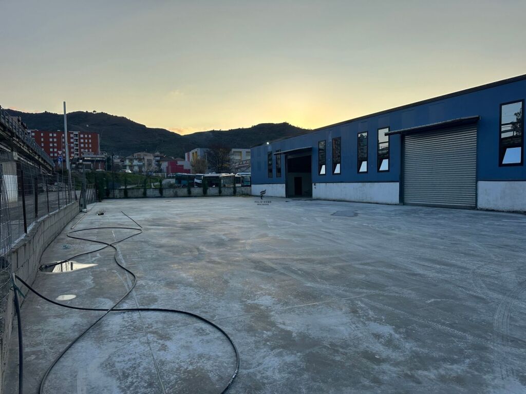 WAREHOUSE FOR RENT 1370 M2 VORE 2,300 EURO  FH-58014