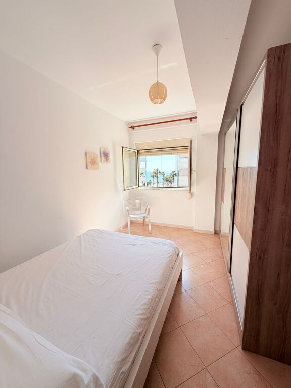 JEPET ME QERA APARTAMENT 2+1 PRANE HOTEL ARVI VOLLGA, DURRES