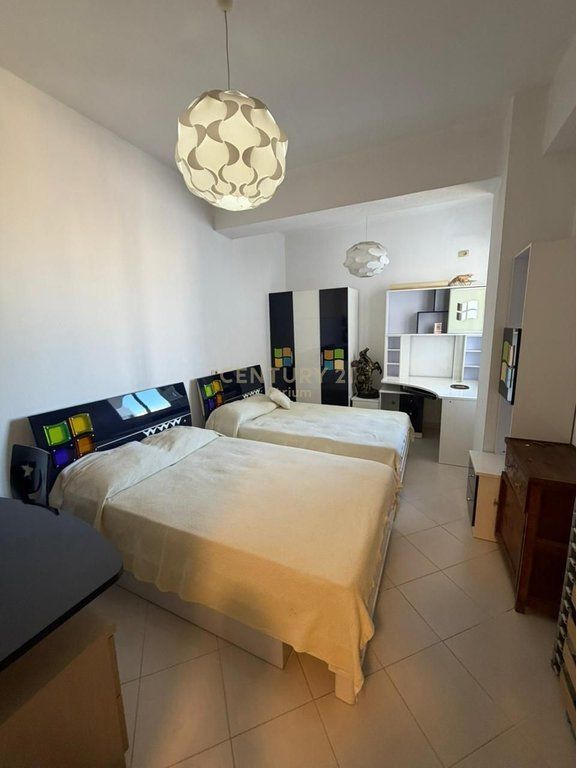 SHESIM APARTAMENT 2+1+2 PRANË GLOBE, RRUGA E KAVAJËS