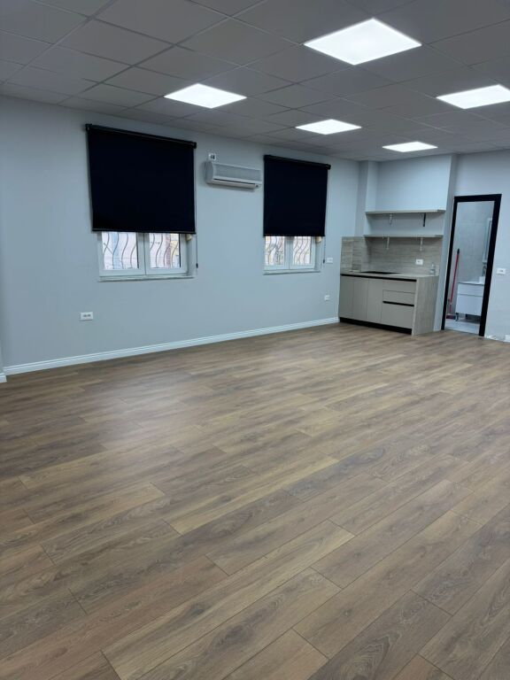 Office for rent near Toptani