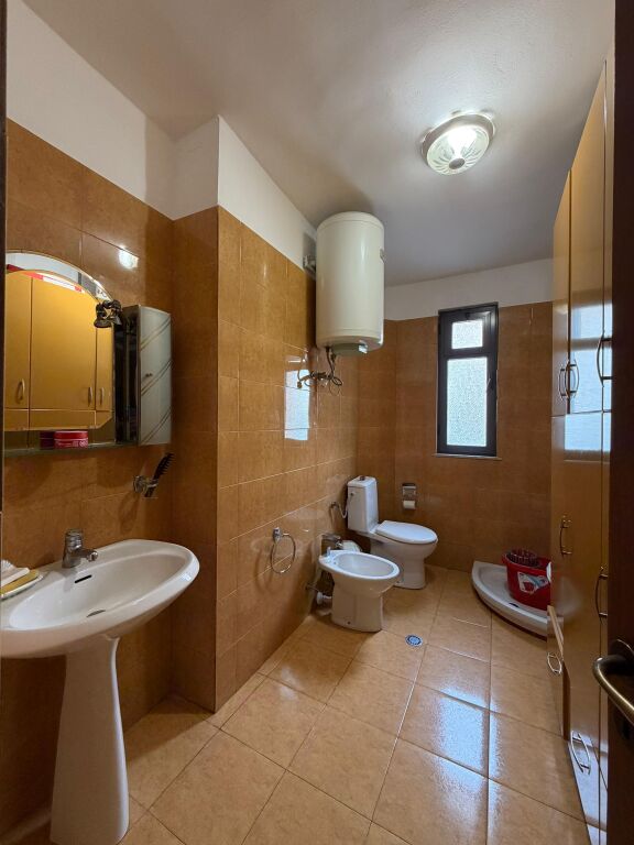 Appartamento 3+1+2 bagni in vendita in Via Durazzo