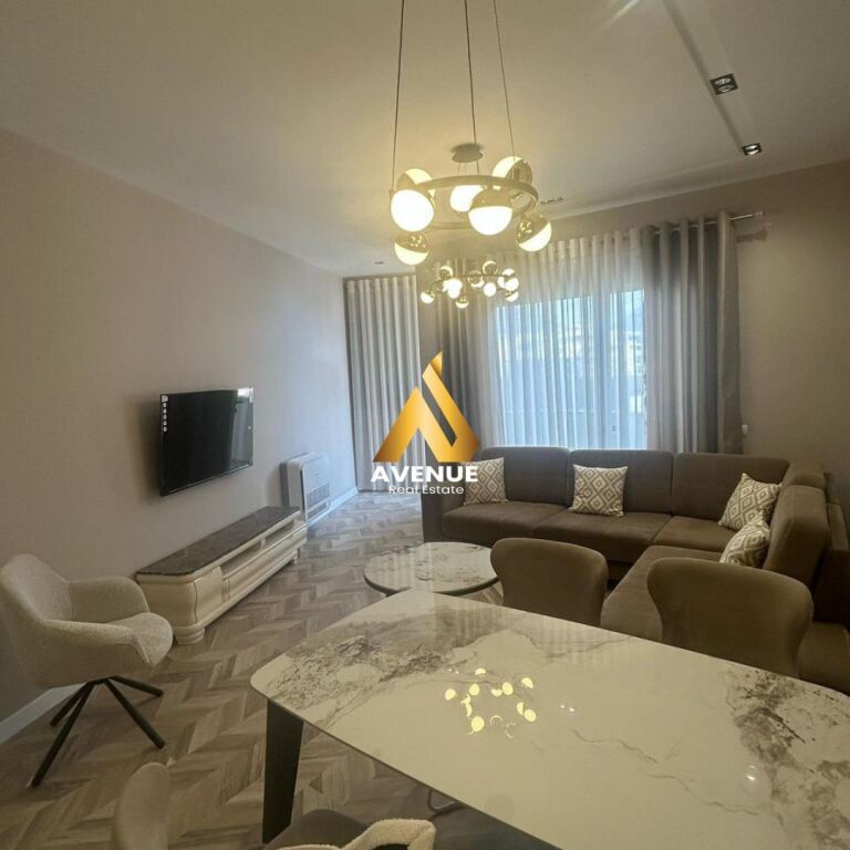✨ SHITET APARTAMENT LUKSOZ 2+1+2 – PRANË Sheshi Skënderbej, NË Tiranë