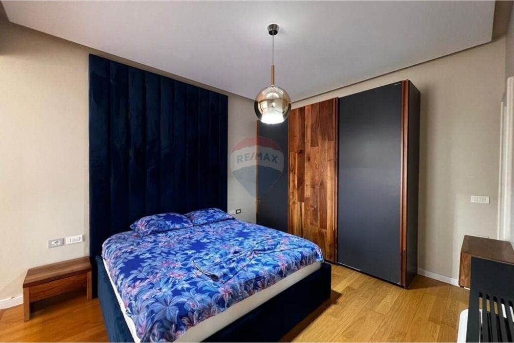 Apartament - Për Qira - Kopshti Botanik, Tiranë