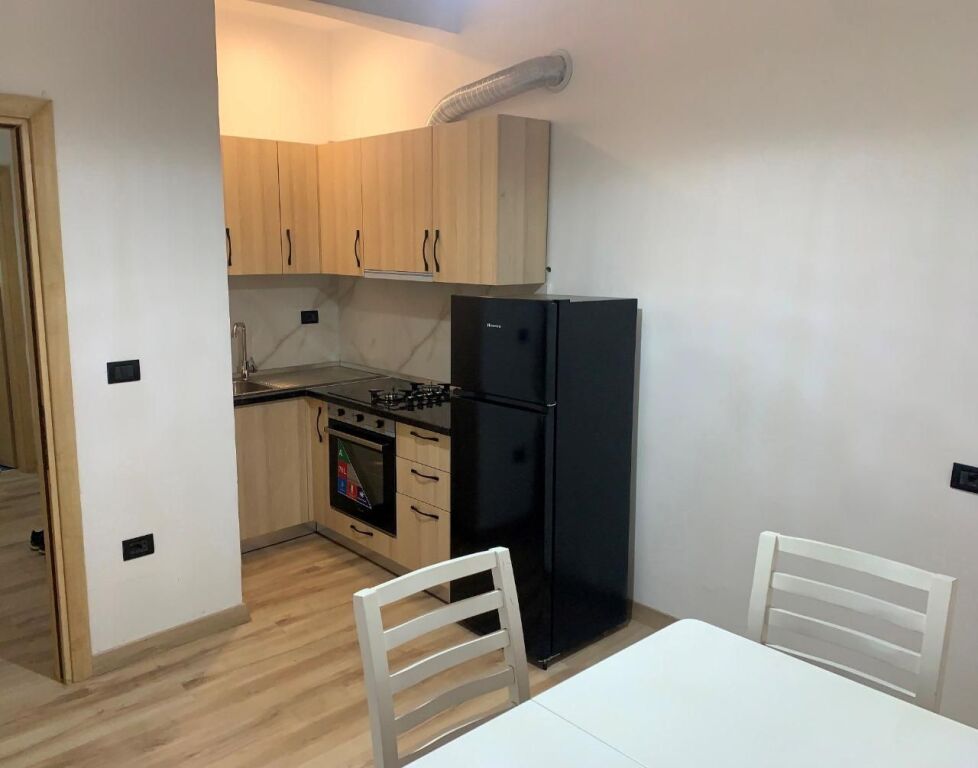 Jepet apartament me qera 1+1