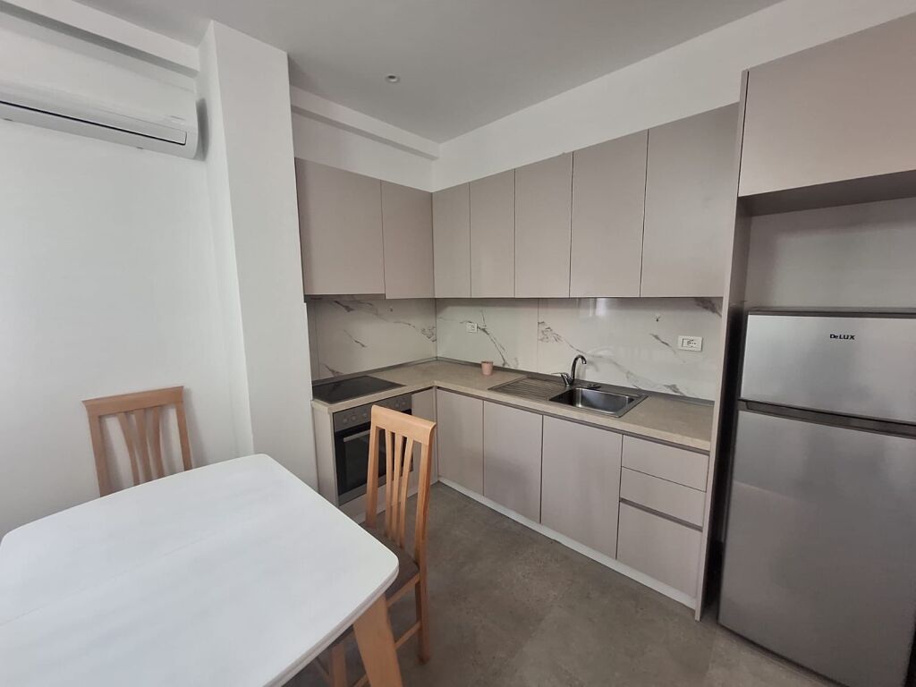 Appartamento 2+1, Don Bosko!