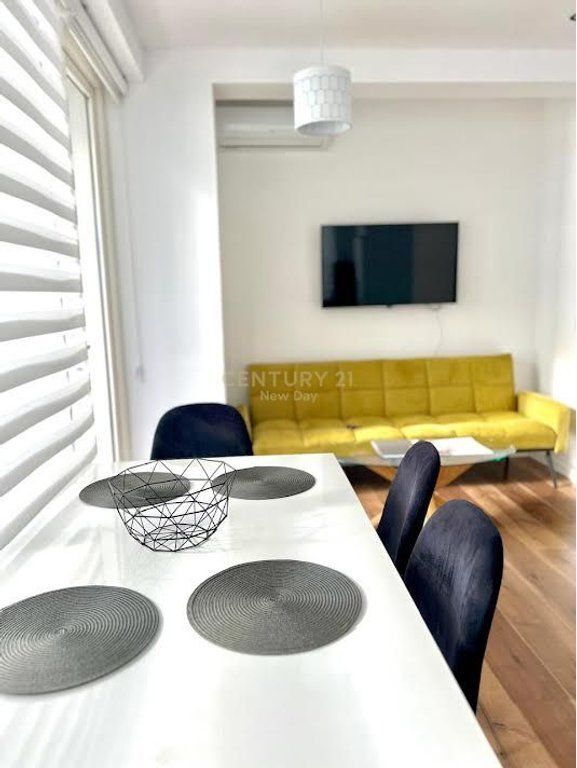 VENDESI 2+1 CON VISTA MARE SULLA SPIAGGIA