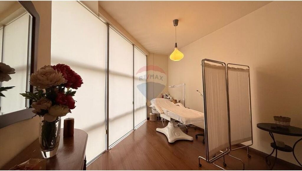 Zyrë - Për Qira - Ish Ekspozita, Tiranë