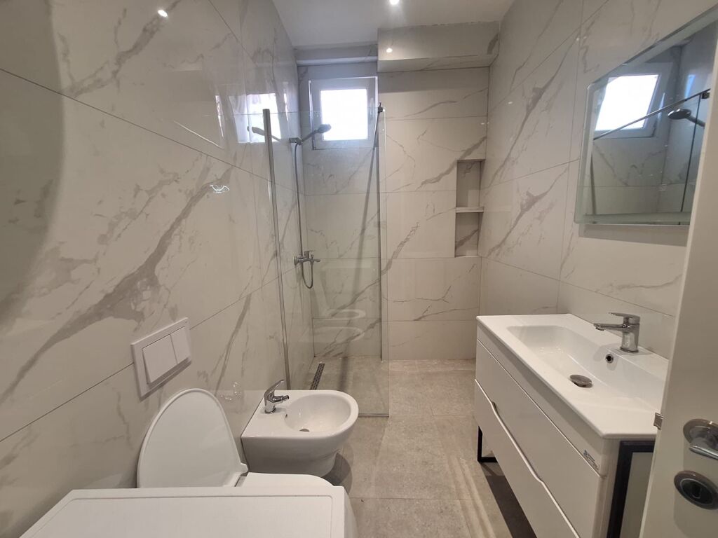 Appartamento 2+1, Don Bosko!