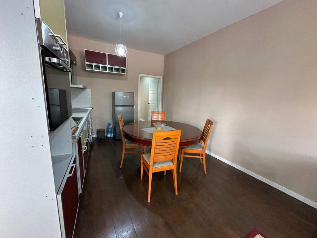 🏠Prane Shkolles 9-vjecare Mihal Grameno jepet me qera kati i I-re i nje vile2+1,i mobiluar 50,000 Leke